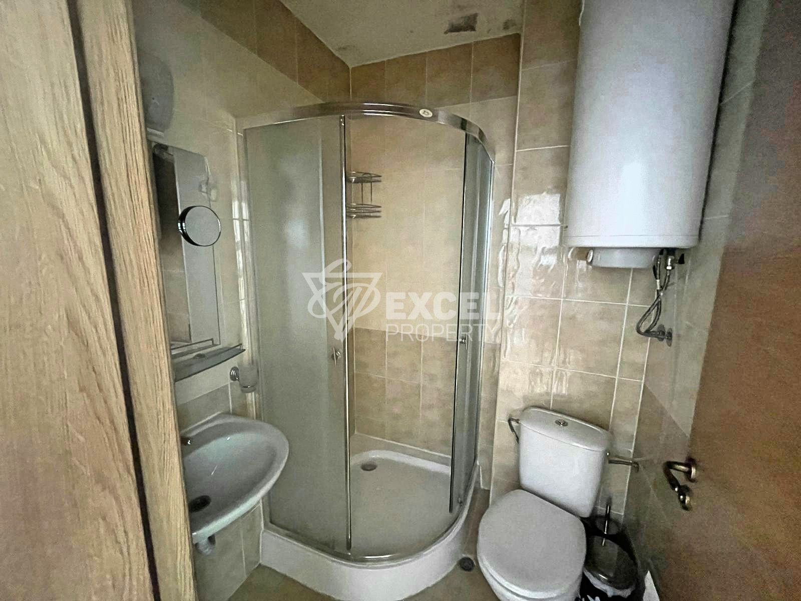 Двустаен, добре обзаведен имот в комплекс Съни Дей 6