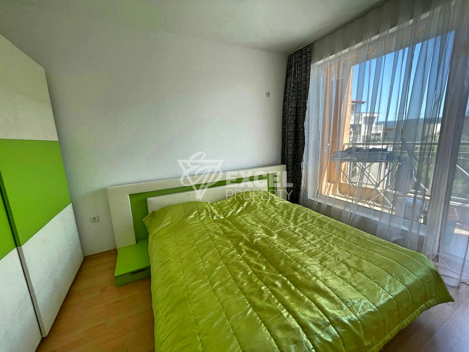 Двустаен, добре обзаведен имот в комплекс Съни Дей 6