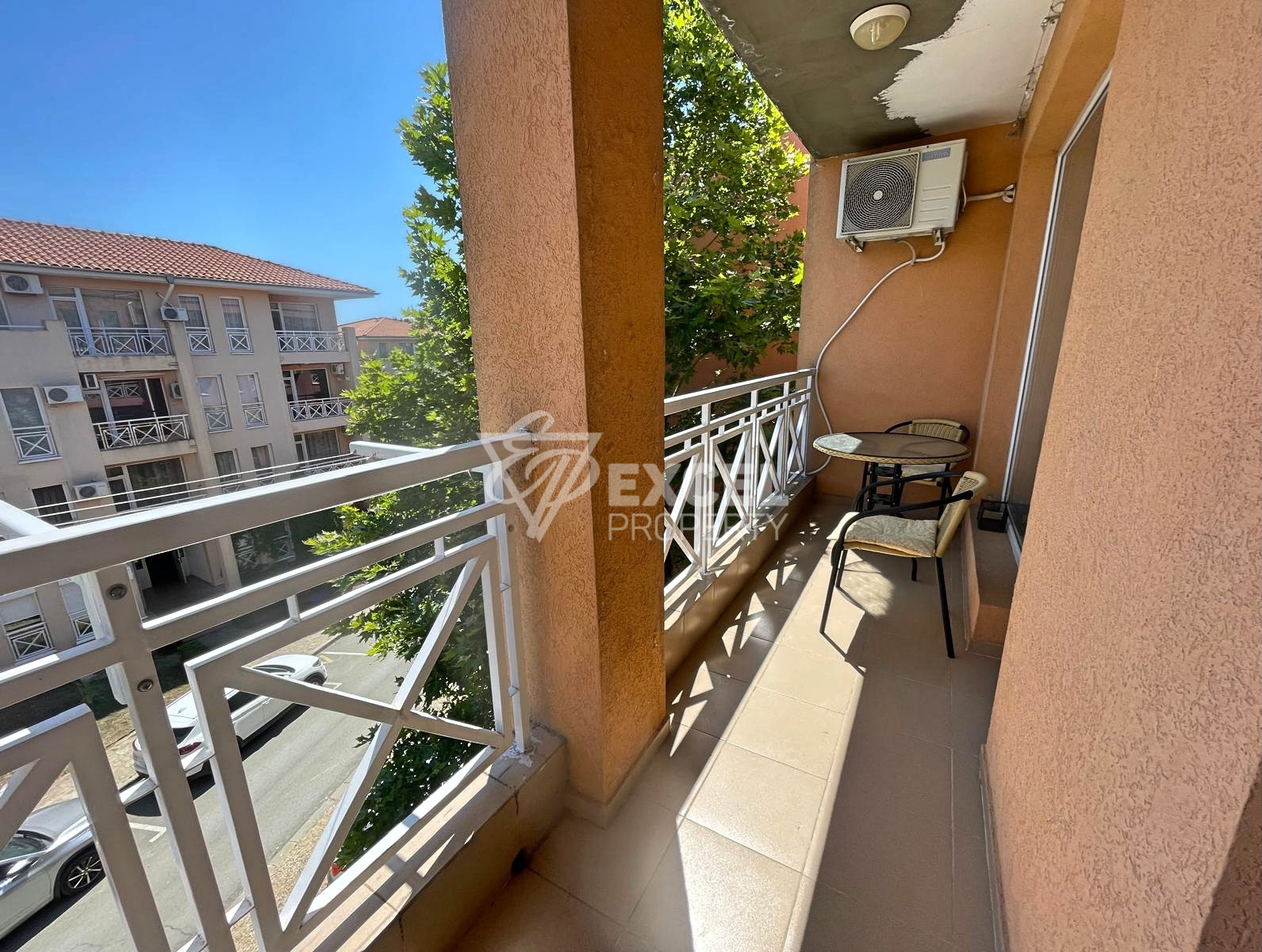 Двустаен, добре обзаведен имот в комплекс Съни Дей 6