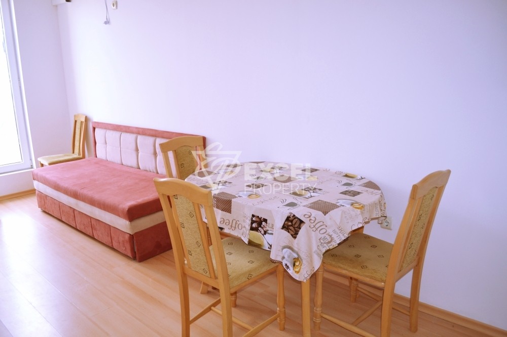 Обзаведено и уютно студио в комплекс Сaни Дей 6